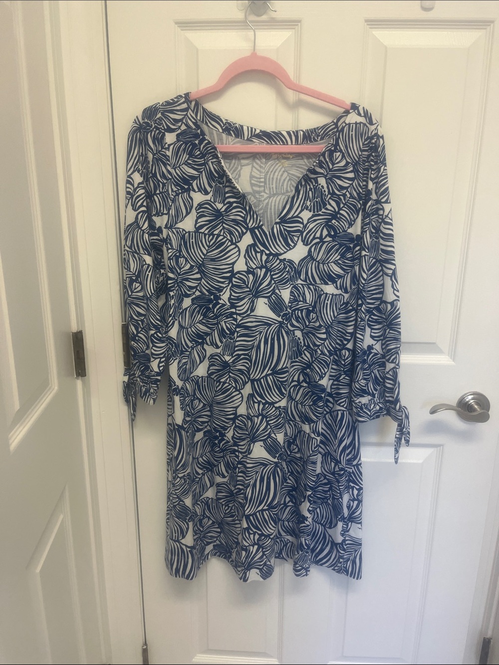 Lilly Pulitzer Navy and White Leaf-Print V-Neck Tunic Dress
